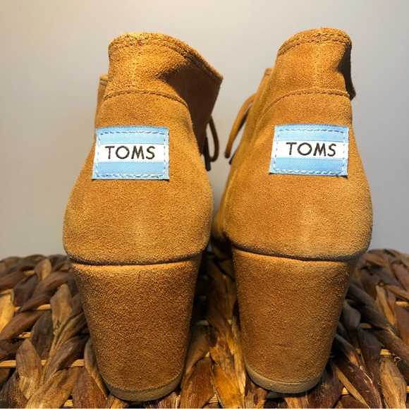 Toms | Desert Suede Lace-up Wedge Heel Bootie | Size 9 - Picture 7 of 13
